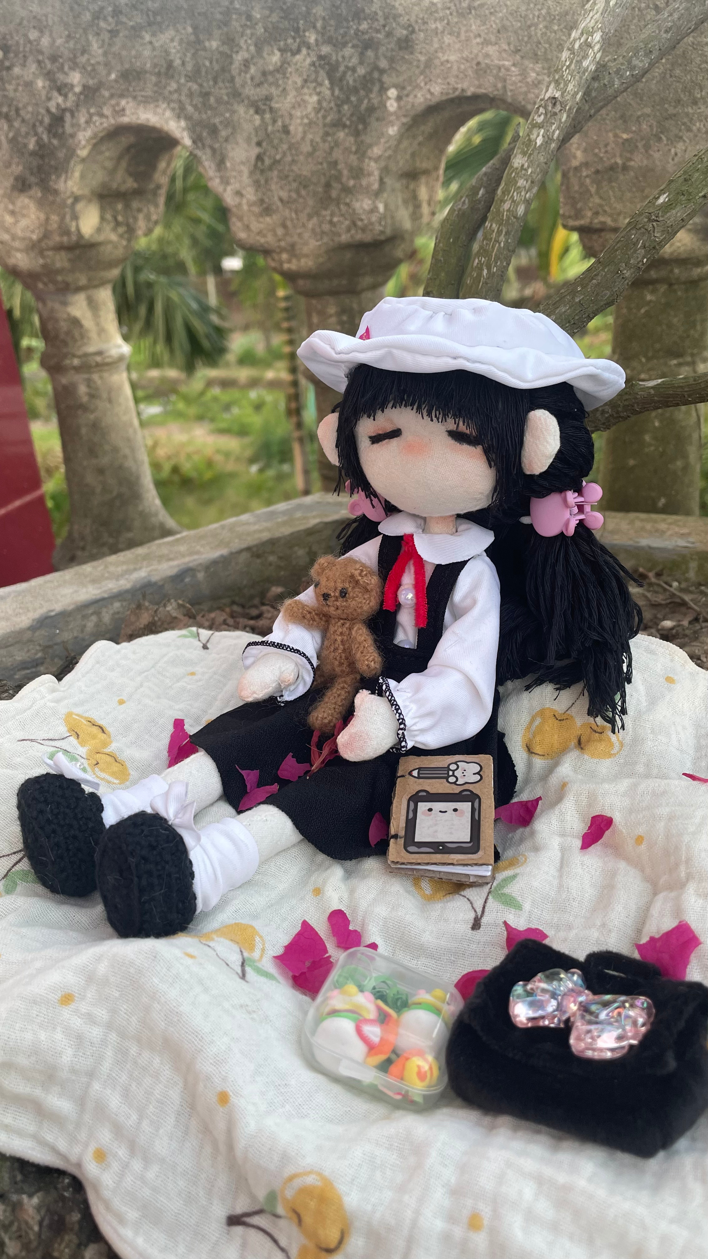 Bé Duyên - trang phục học sinh-DollieQuest.COM